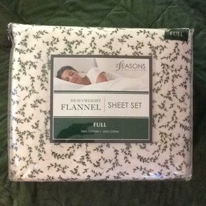 The Seasons Collection flannel sheet set.